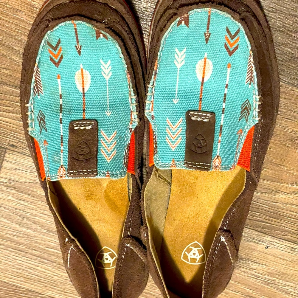 Womens ariat shoes euc only worn twice basically brand new! Size 7